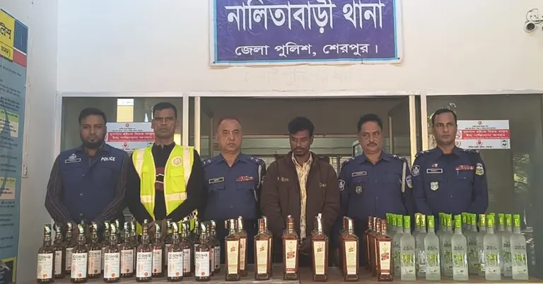 ভারতীয় মদসহ একজন গ্রেপ্তার